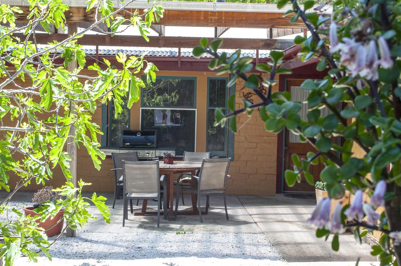 Trevalia Accommodation Penwortham Bagian luar foto