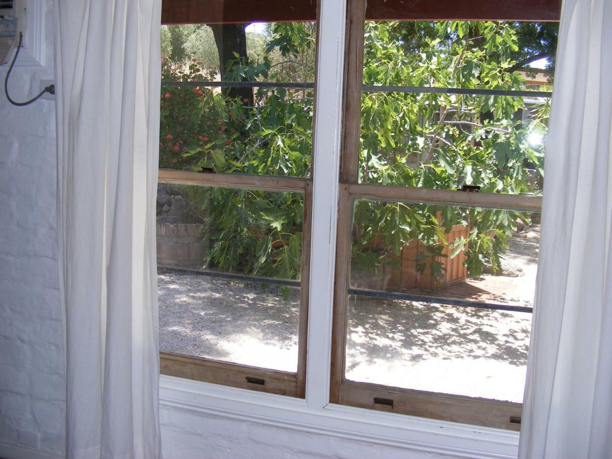 Trevalia Accommodation Penwortham Bagian luar foto