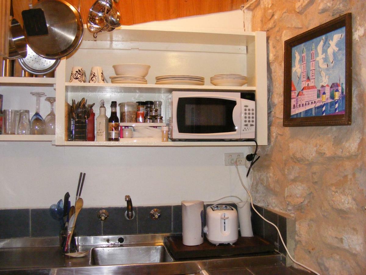 Trevalia Accommodation Penwortham Bagian luar foto
